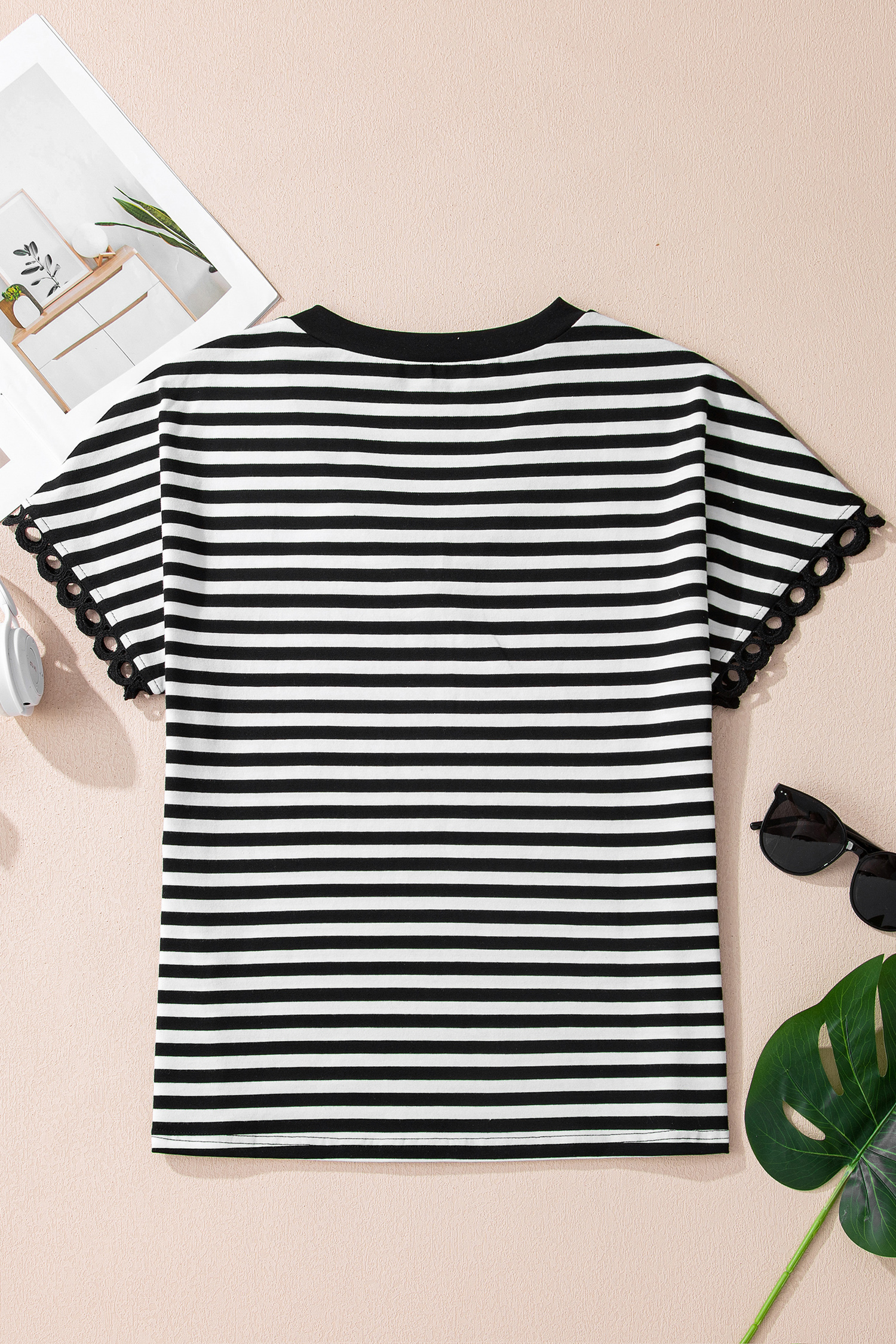 Black Striped Print V Neck Delicate Trim Casual Tee - loveforevers