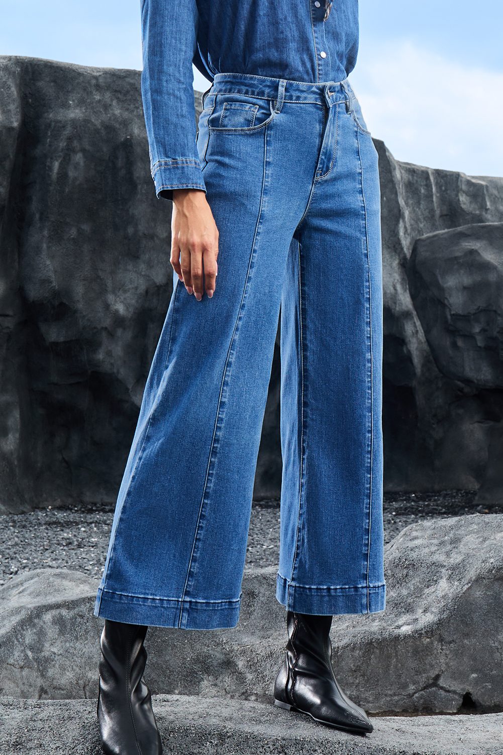 Black Plain Seam Detail Flared Bottom Ankle Length Jeans - loveforevers