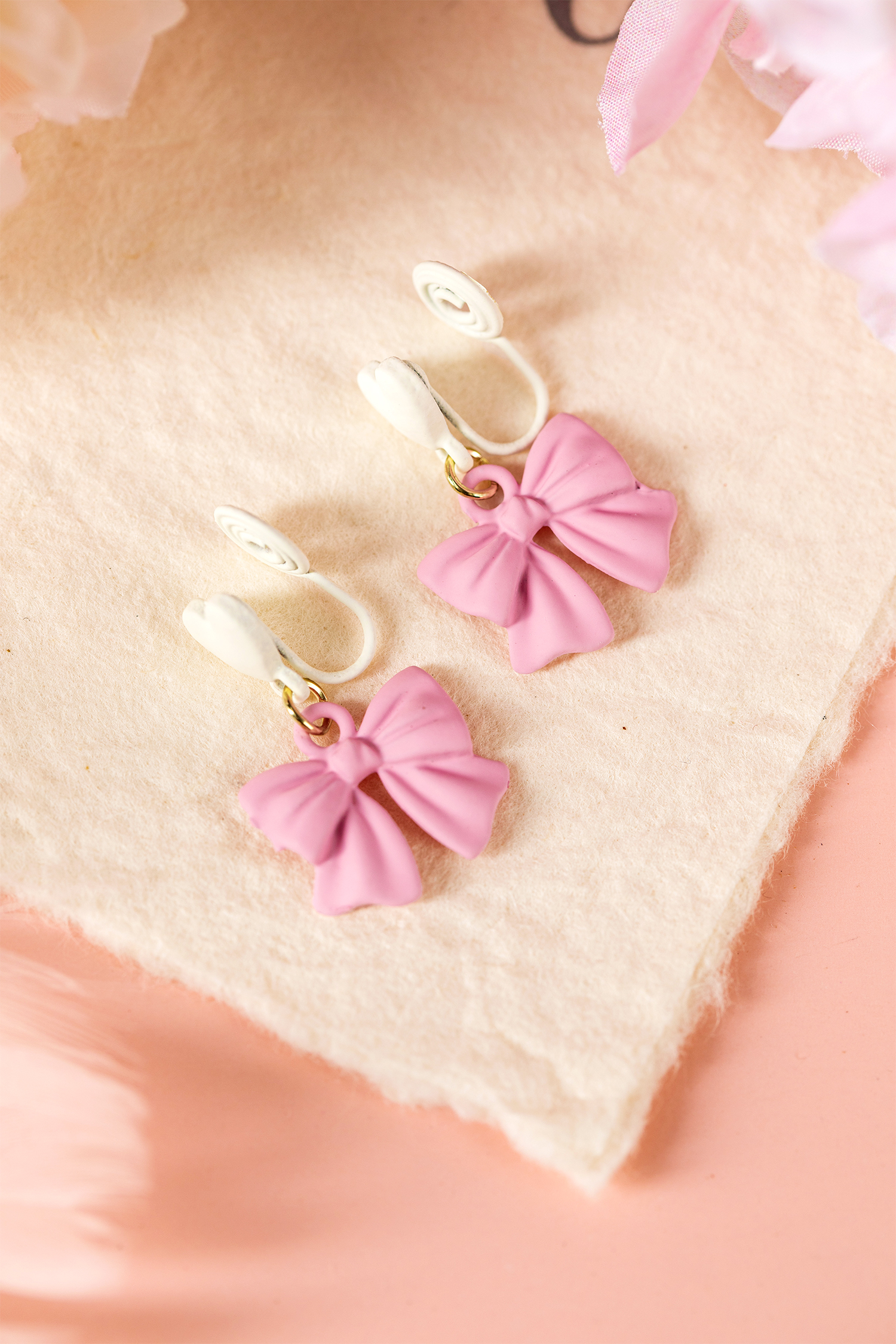Pink Cute Bow Charm Contrasted Clip On Earrings - loveforevers