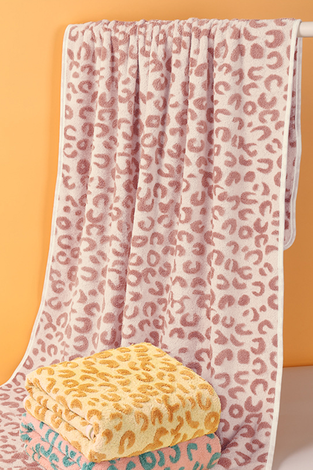Pink Plush Leopard Pattern Bath Towel - loveforevers