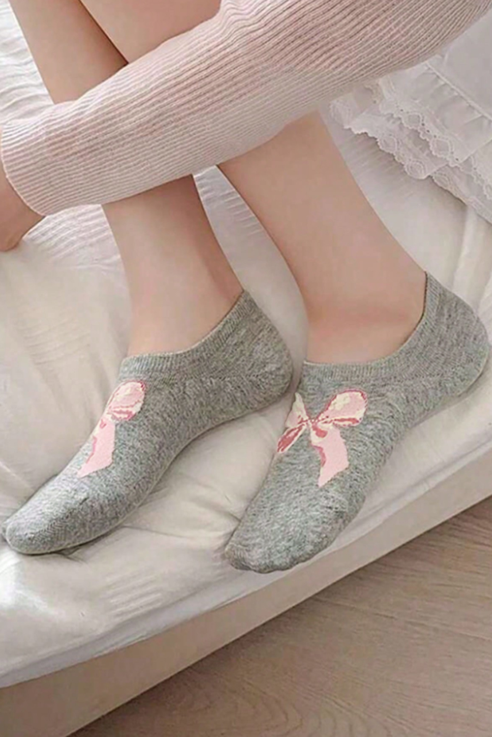 Gray Bow Knot Soft No Show Socks - loveforevers