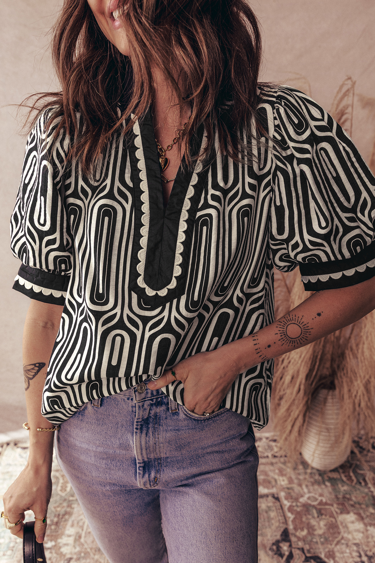 Black Geometric Print Contrast Scallop Color Block Patchwork Short Sleeve Blouse - loveforevers