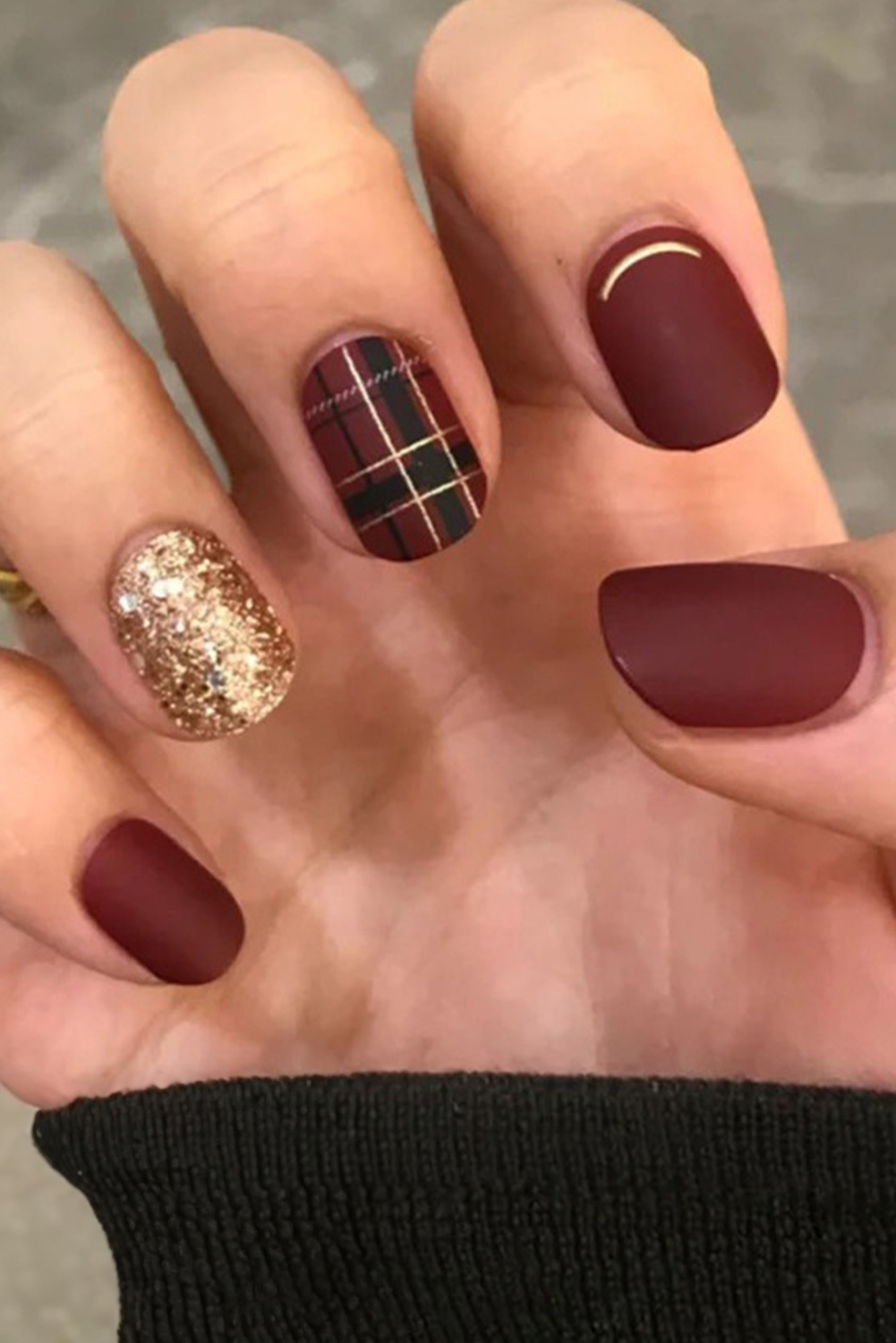 Red Dahlia Christmas Fashion Press-on Nail Stickers - loveforevers