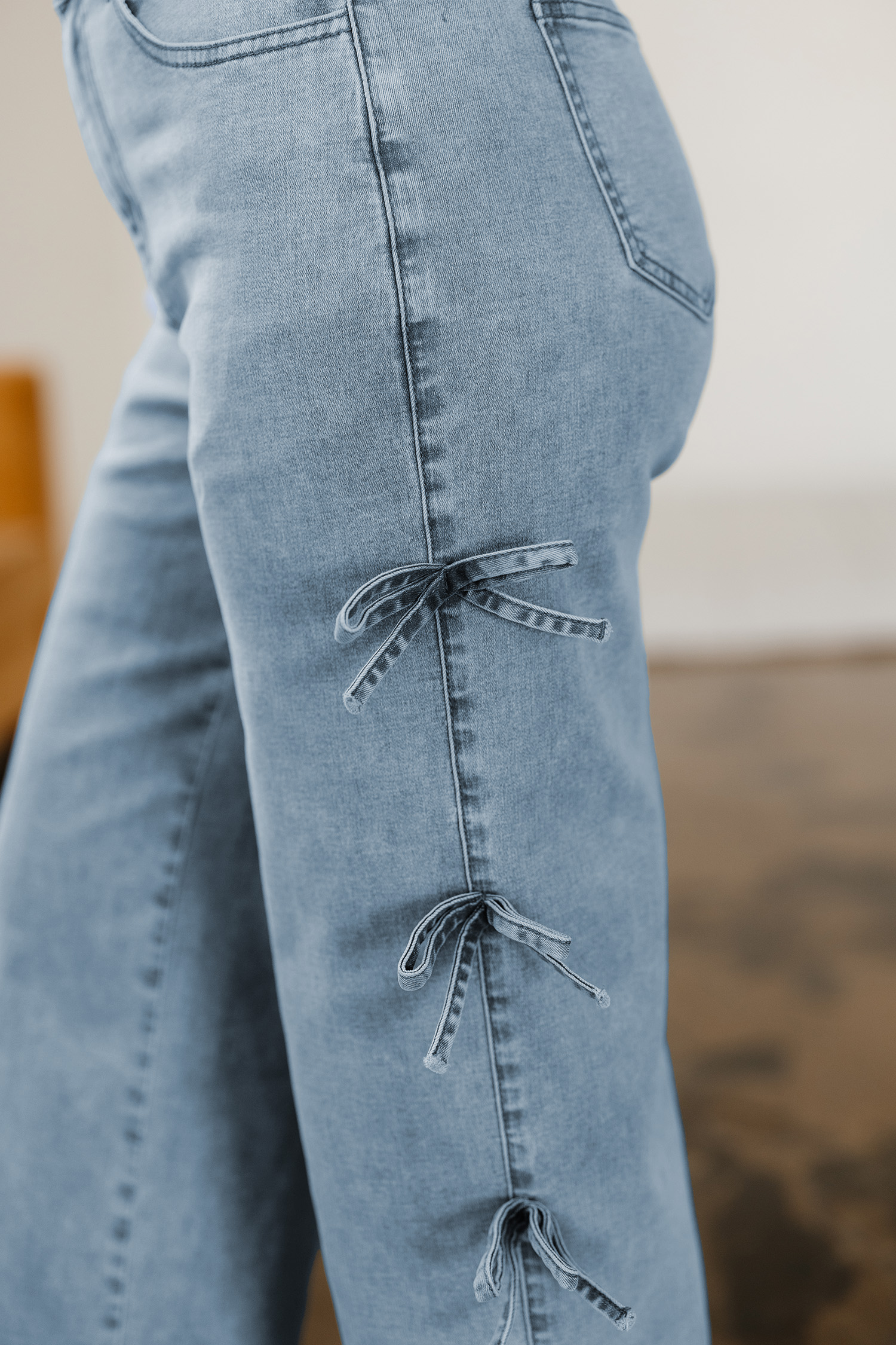 White Bow Knot Side Detail Straight Leg Loose Jeans - loveforevers