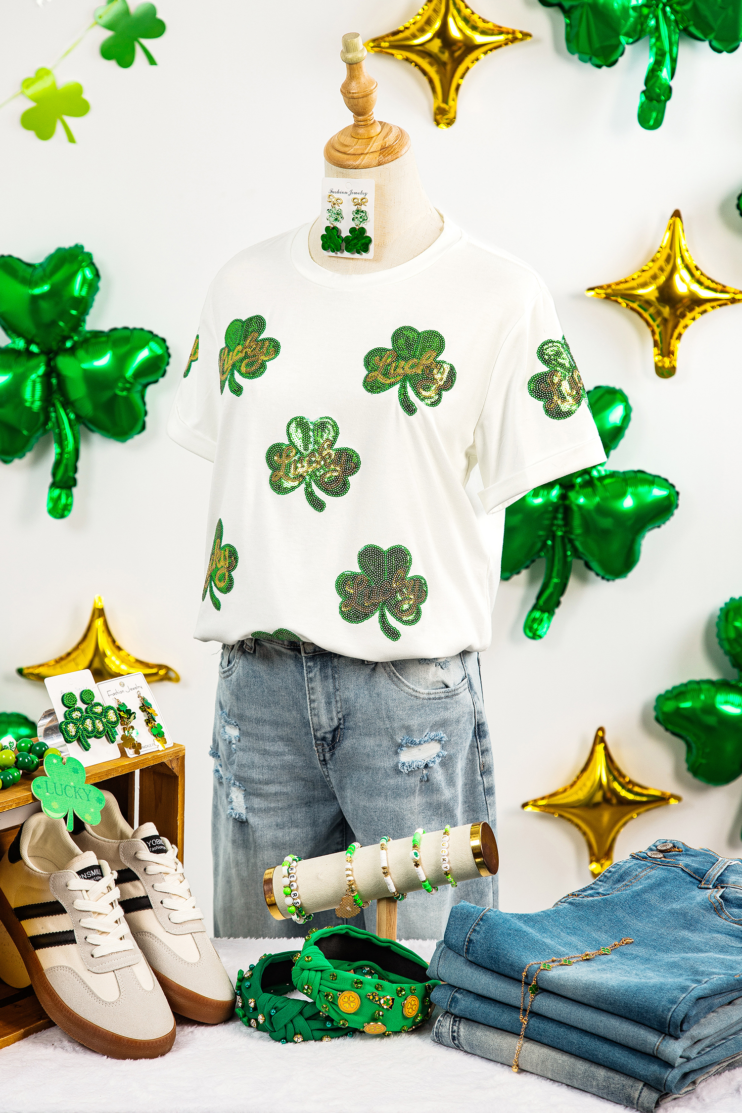 White Sequin Lucky Clover Patched Casual Round Neck Tee - loveforevers