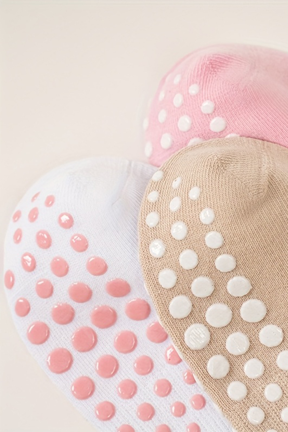 White Bow Print Non-Slip Ruffle Grip Socks - loveforevers
