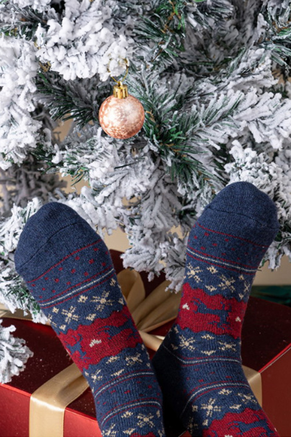 Parchment 5 Pairs Christmas Fashion Reindeer Geometric Print Socks in A Box - loveforevers