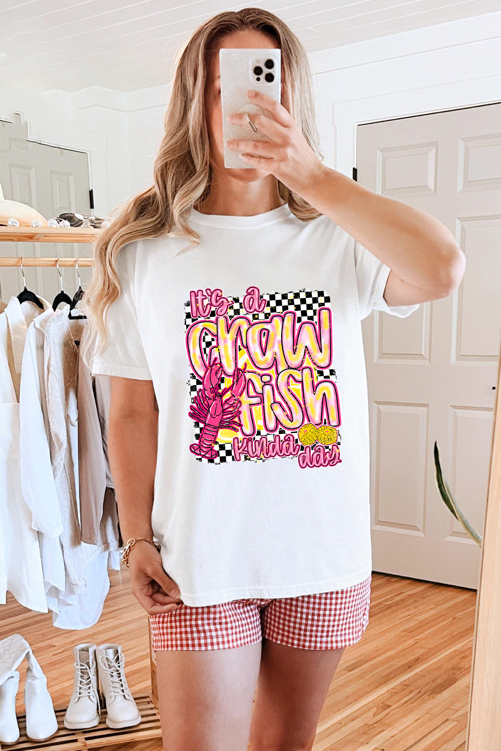 White Crawfish Checkered Pattern Graphic Tee - loveforevers