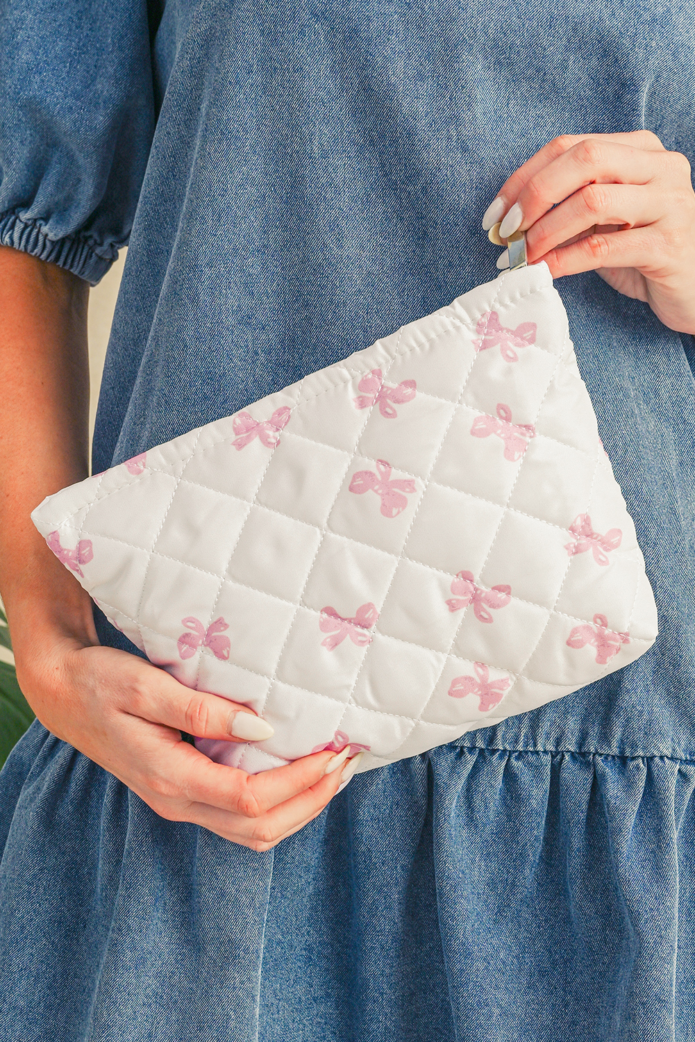 White Bow Knot Print Zipper Quilted Large Cosmetic Bag - loveforevers