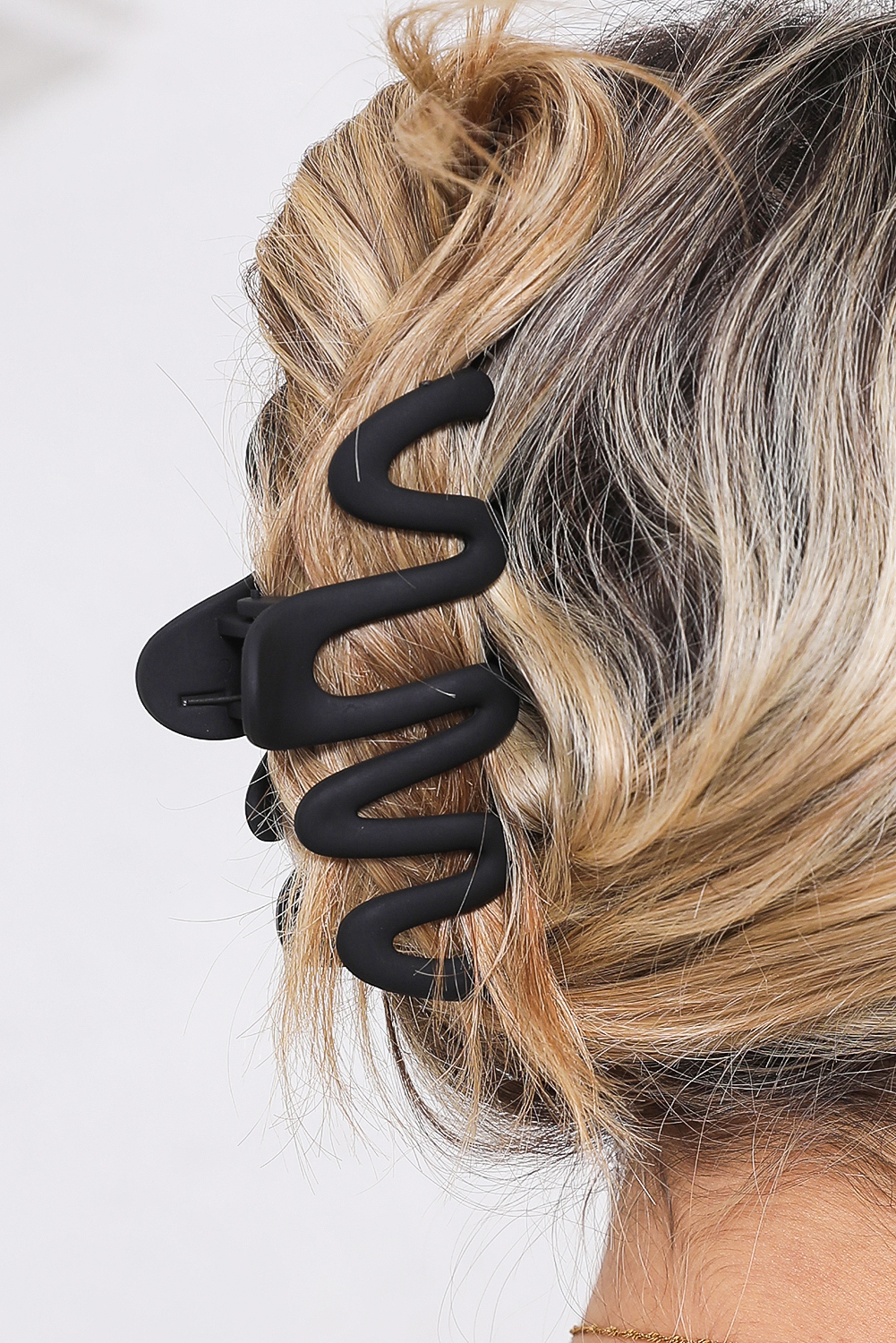 Black Wave Shape Resin Large Hair Claw Clip - loveforevers