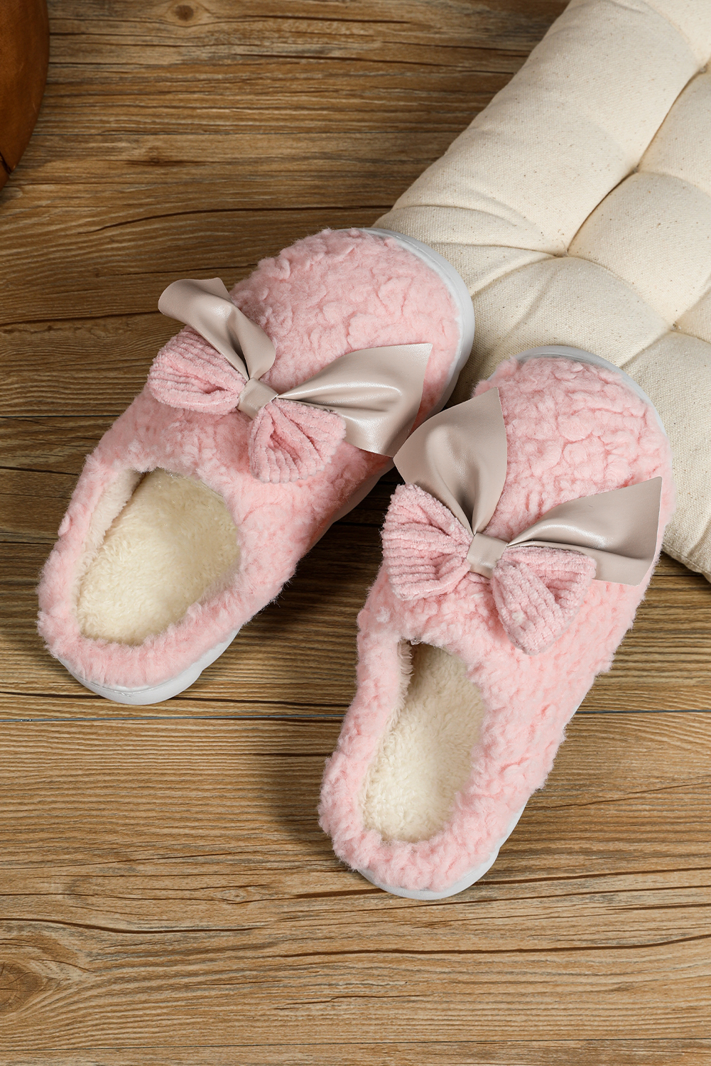 White Contrast Bowknot Applique Plush Winter Slippers (Colors May Differ by Batch) - loveforevers