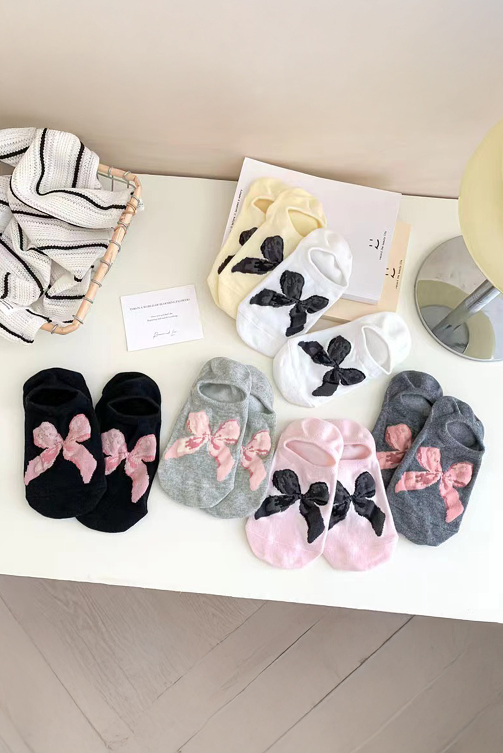 Gray Bow Knot Soft No Show Socks - loveforevers