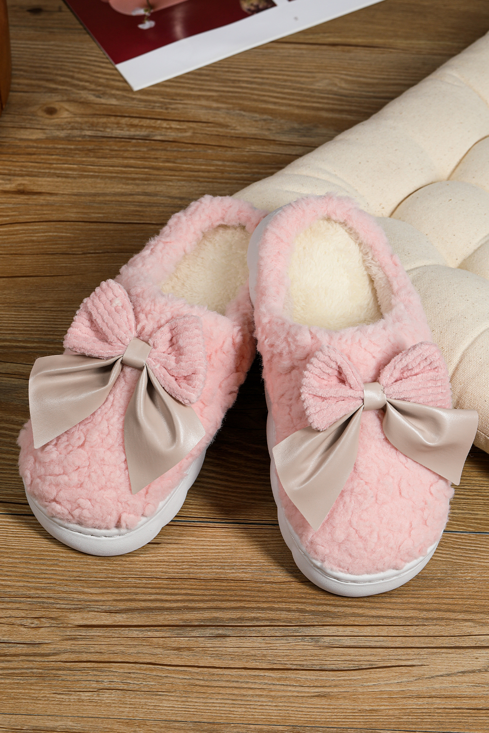 White Contrast Bowknot Applique Plush Winter Slippers (Colors May Differ by Batch) - loveforevers