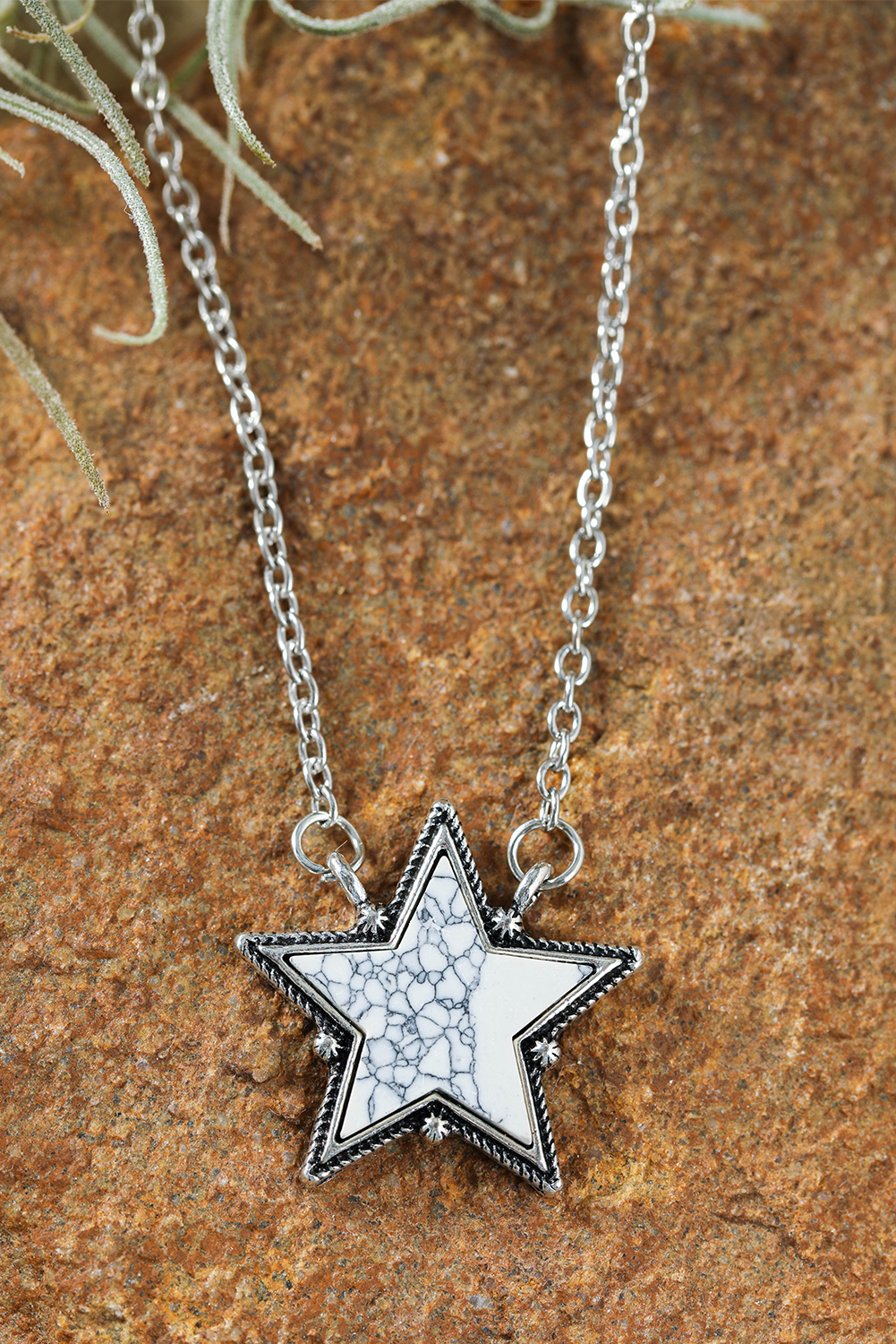 White Star Shape Pendant Chain Necklace - loveforevers
