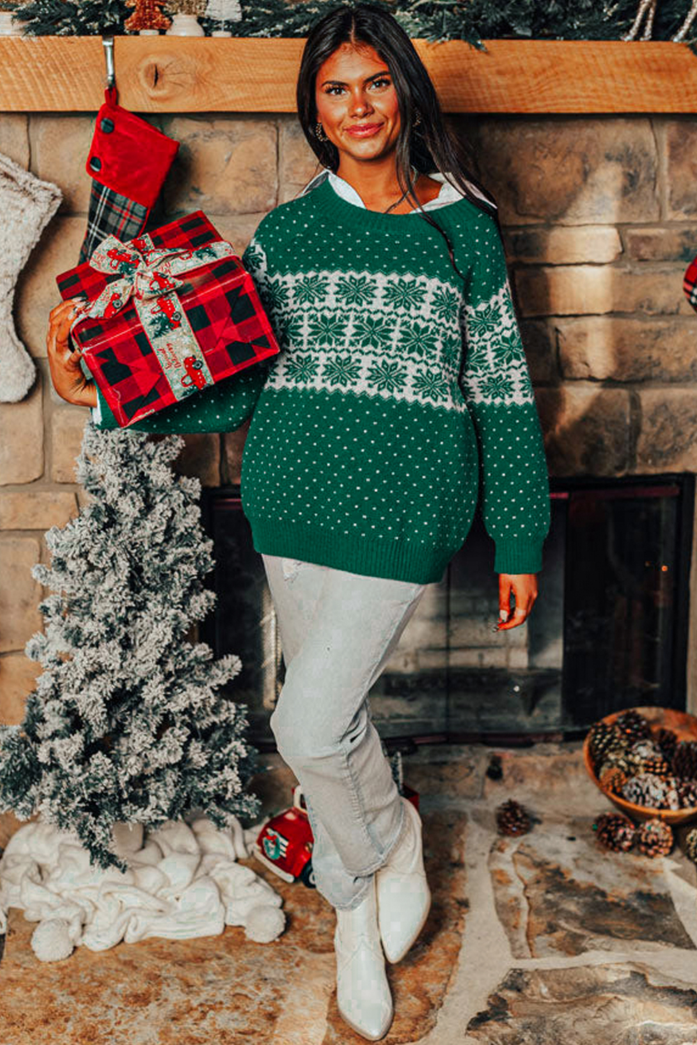 Green Christmas Snowflake Dotted Print Round Neck Sweater - loveforevers
