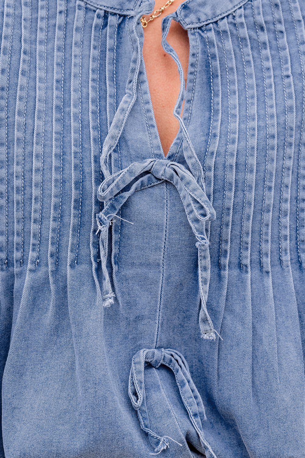 Myosotis Denim Front Pintuck Bow Tie Puff Sleeve Top - loveforevers