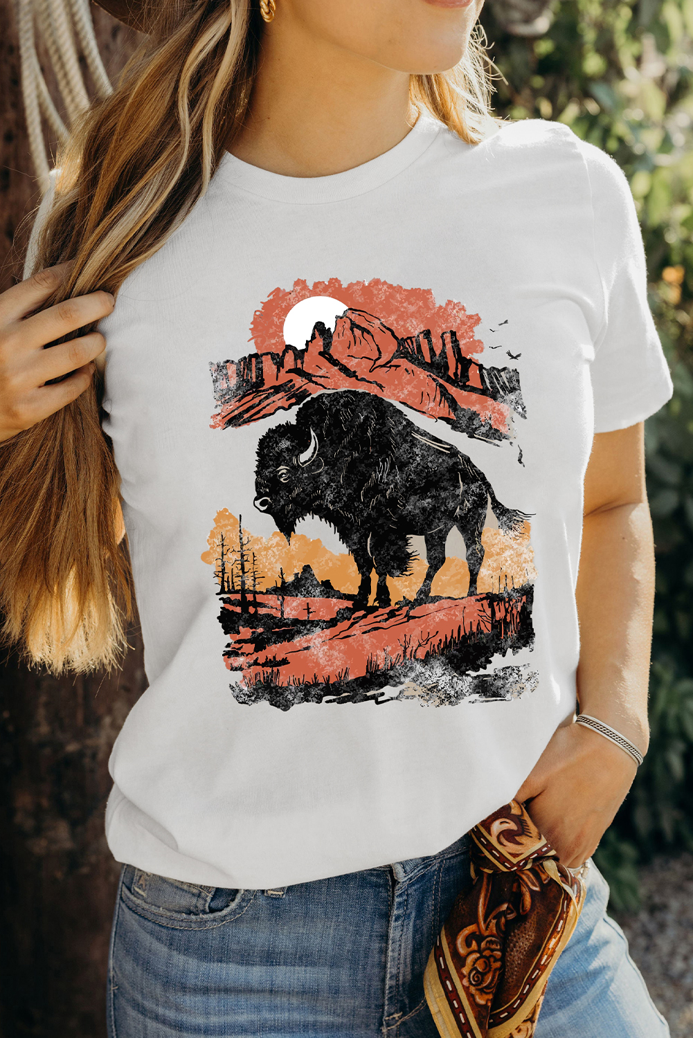 White Western Buffalo On Plains Graphic Crew Neck Tee - loveforevers