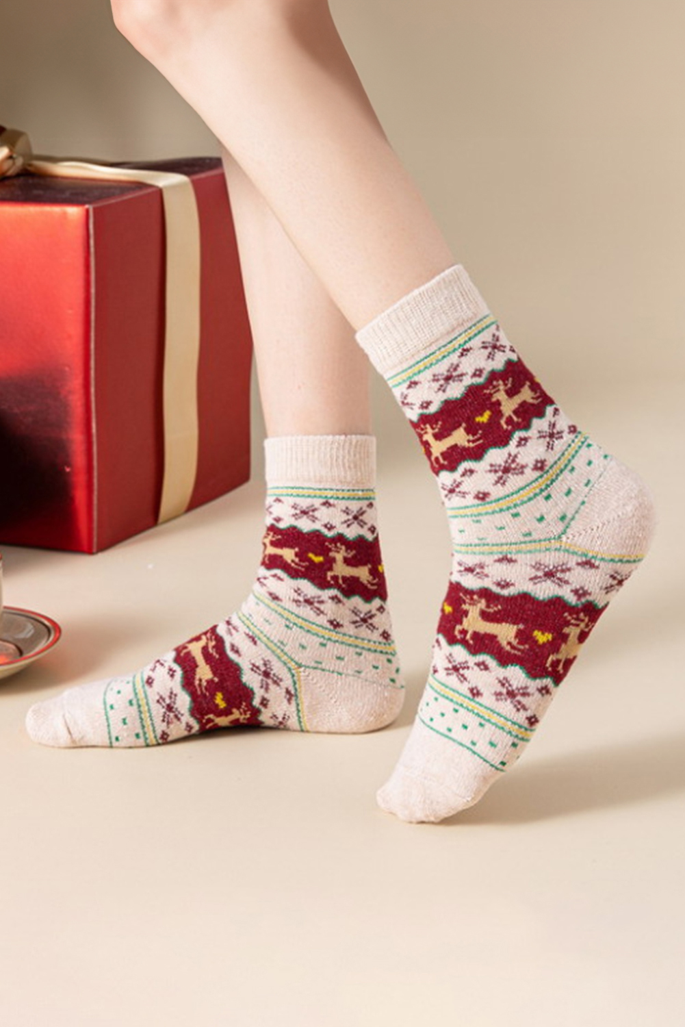 Parchment 5 Pairs Christmas Fashion Reindeer Geometric Print Socks in A Box - loveforevers