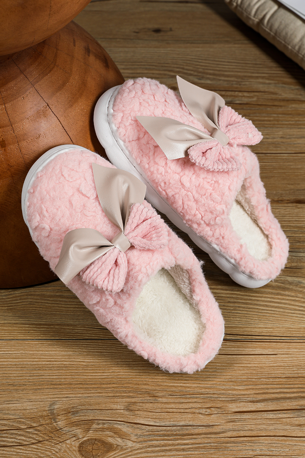 White Contrast Bowknot Applique Plush Winter Slippers (Colors May Differ by Batch) - loveforevers