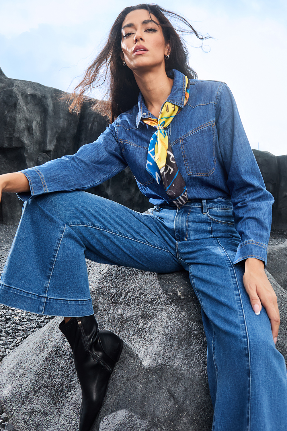 Black Plain Seam Detail Flared Bottom Ankle Length Jeans - loveforevers