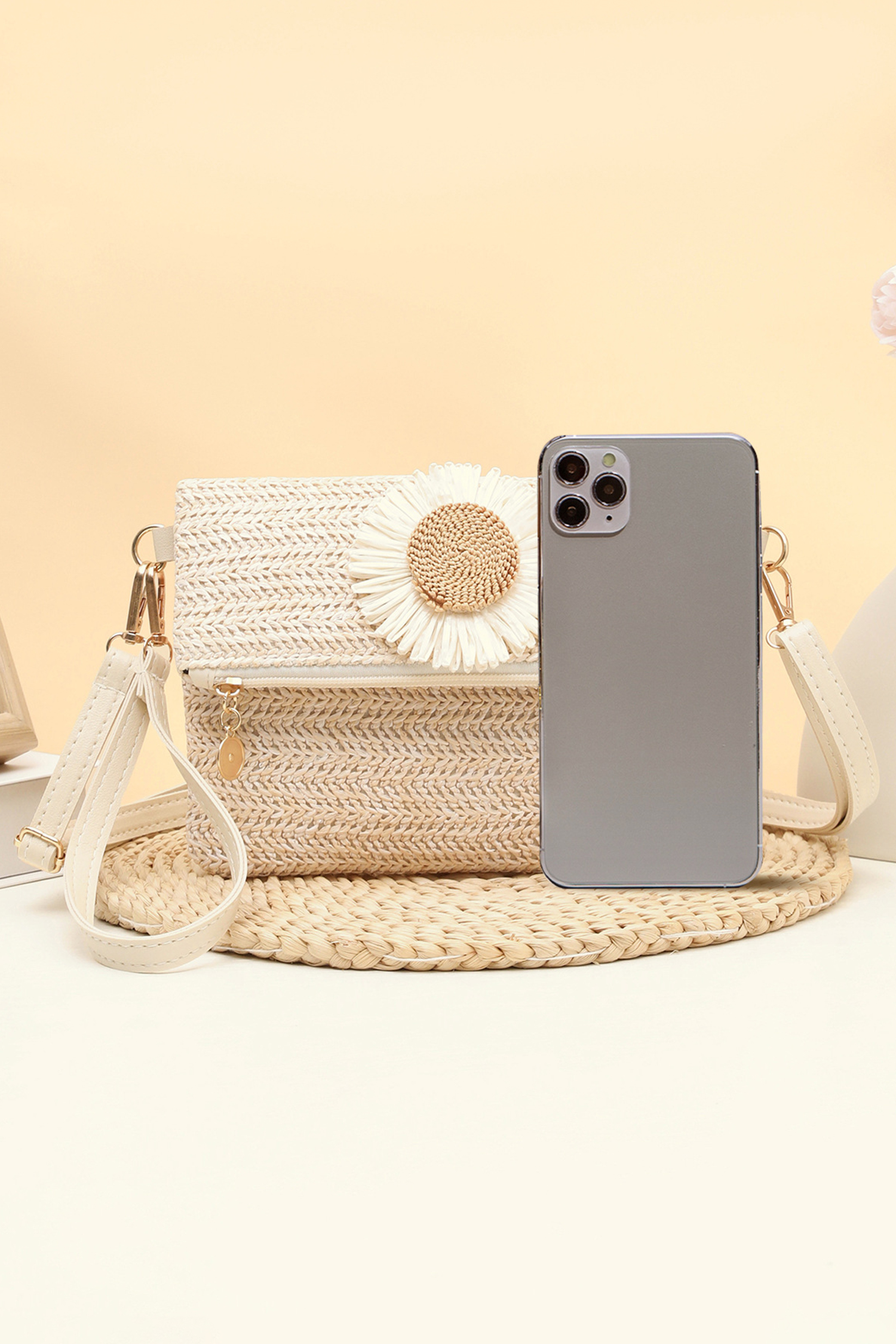 White Daisy Flower Straw Woven Zip Folded Magnetic Button Shoulder Bag - loveforevers