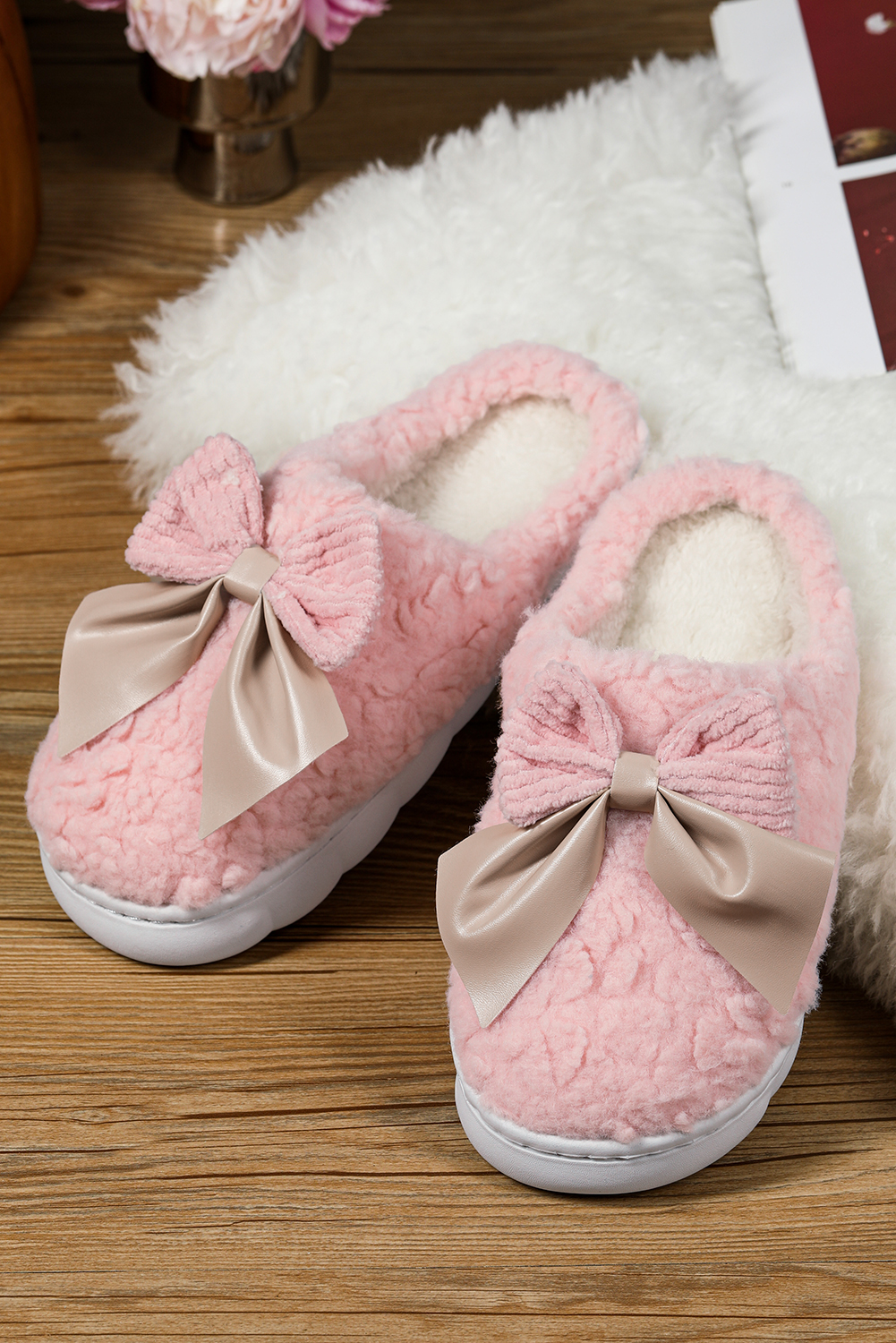 White Contrast Bowknot Applique Plush Winter Slippers (Colors May Differ by Batch) - loveforevers