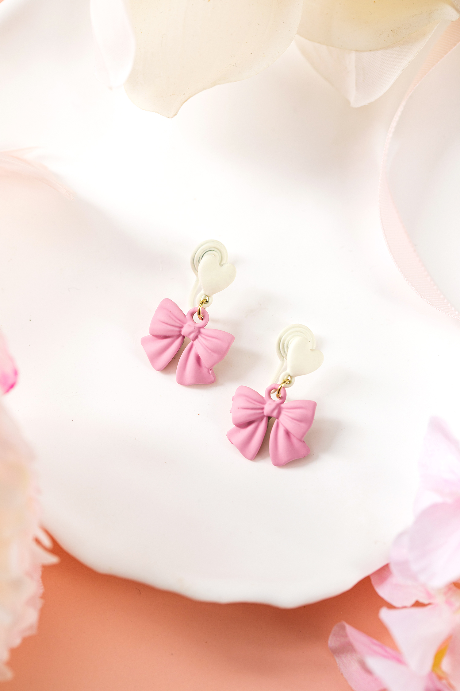 Pink Cute Bow Charm Contrasted Clip On Earrings - loveforevers