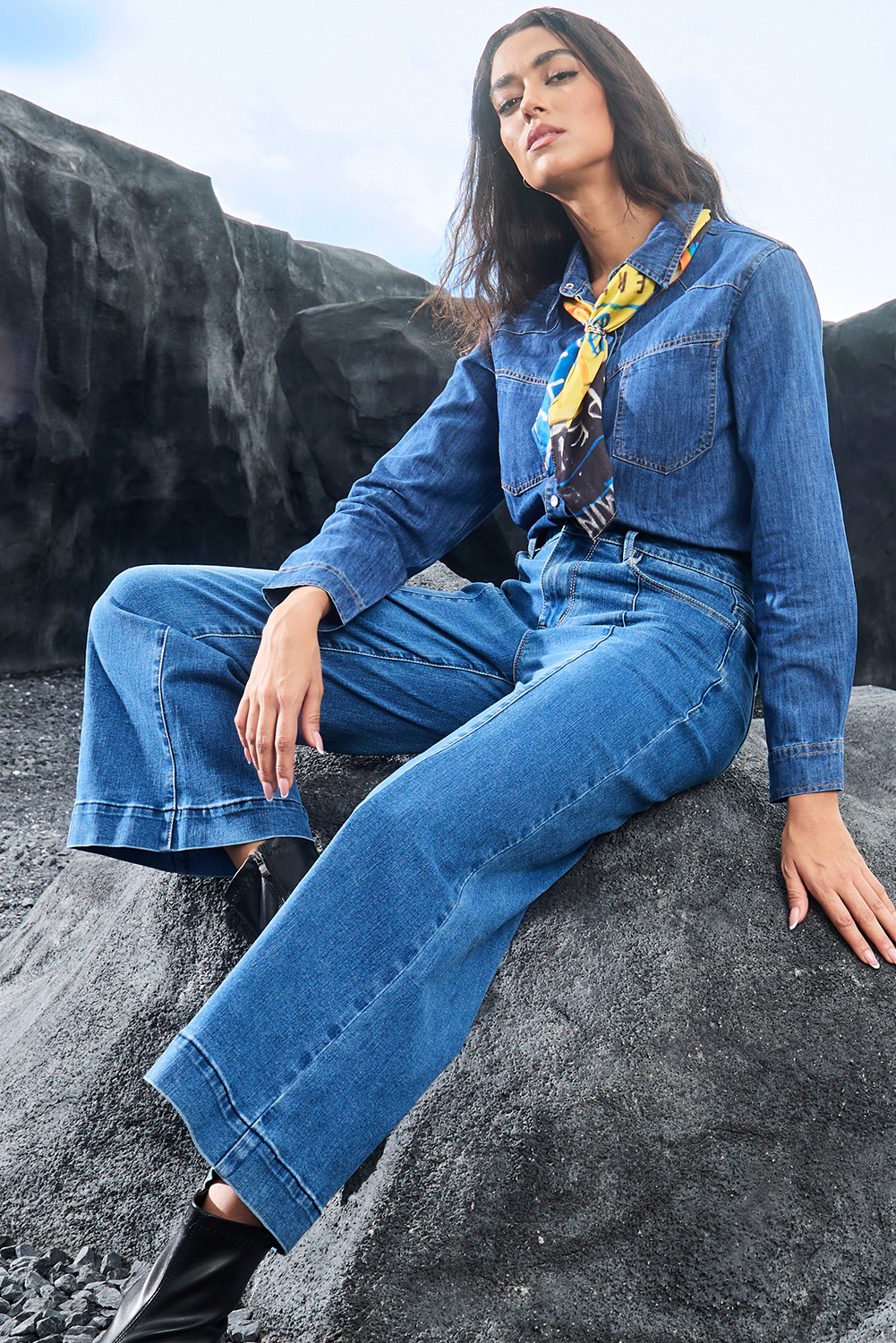 Black Plain Seam Detail Flared Bottom Ankle Length Jeans - loveforevers