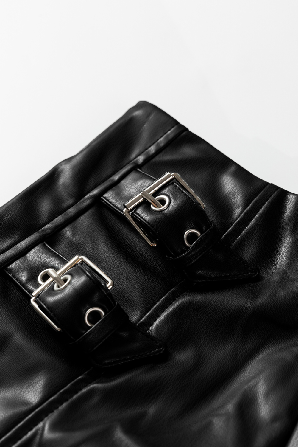 Black Faux Leather Retro Buckle Detail Pleated Stitch Flared Midi Skirt - loveforevers