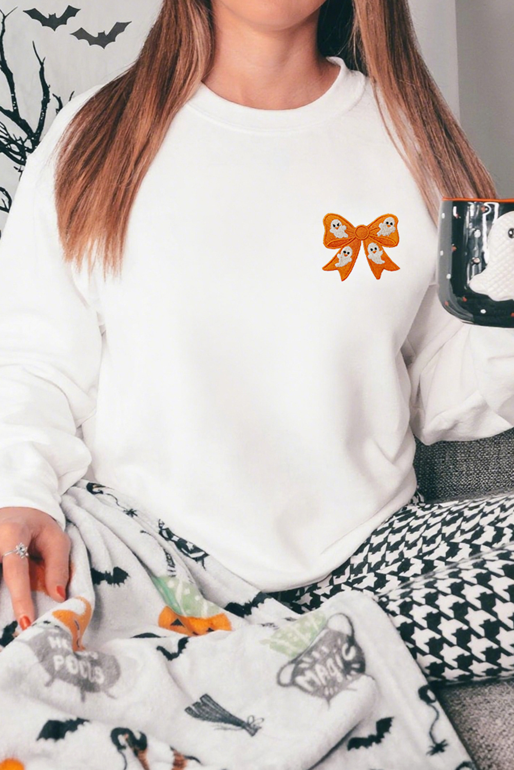 White Cute Halloween Ghost Bow Embroidered Graphic Sweatshirt - loveforevers