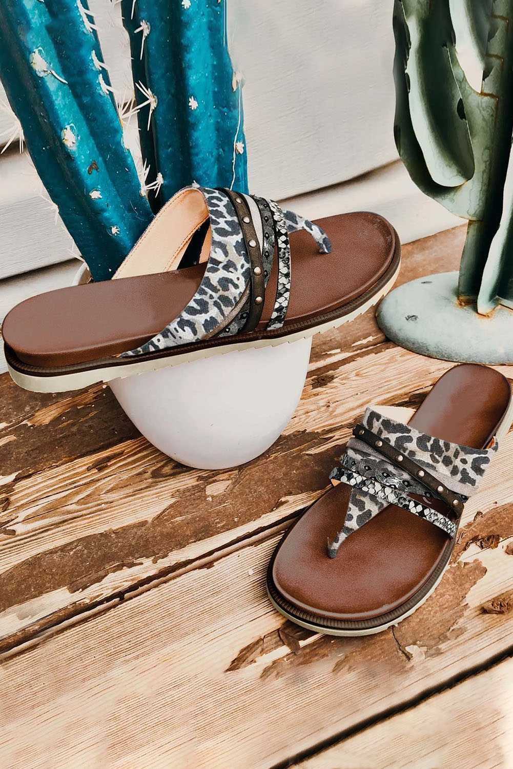 Leopard Studded Animal Print Flip Flop Sandals - loveforevers