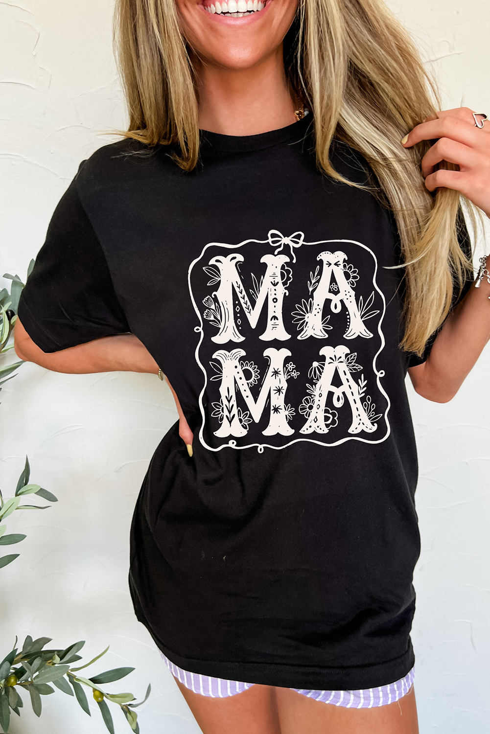 Black MAMA Artistic Graphic Tee - loveforevers