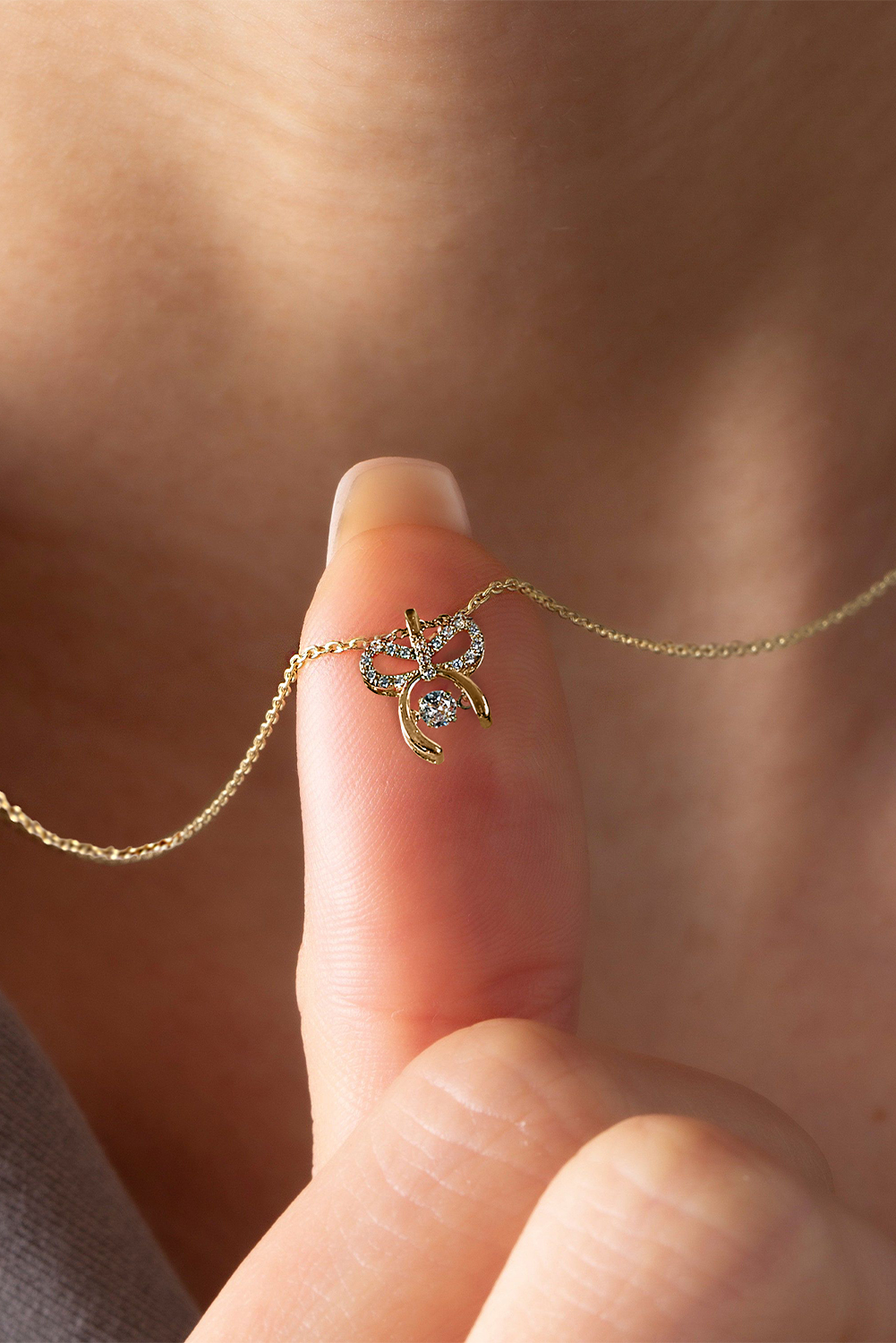 Gold Rhinestone Bow Knot Pendant Plated Alloy Necklace - loveforevers