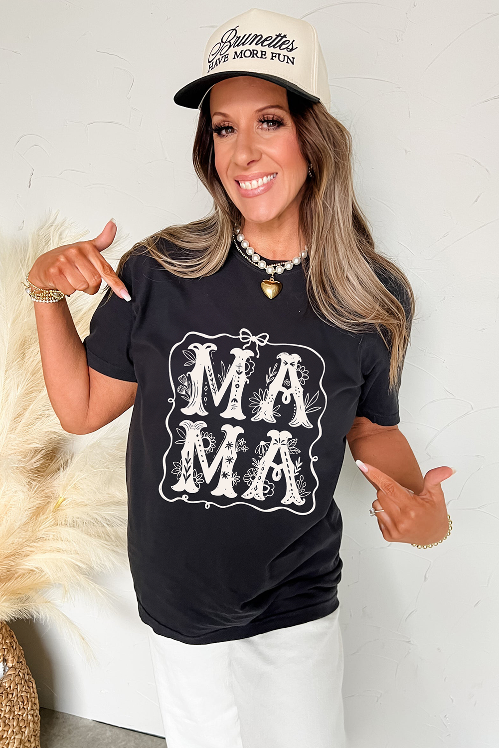 Black MAMA Artistic Graphic Tee - loveforevers
