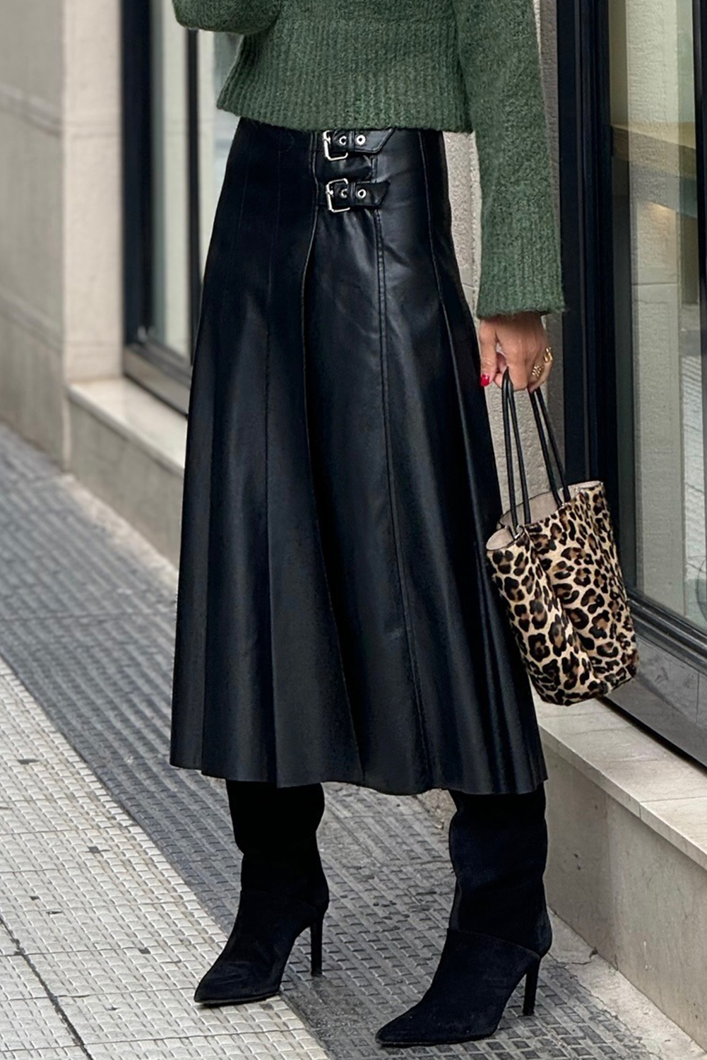 Black Faux Leather Retro Buckle Detail Pleated Stitch Flared Midi Skirt - loveforevers