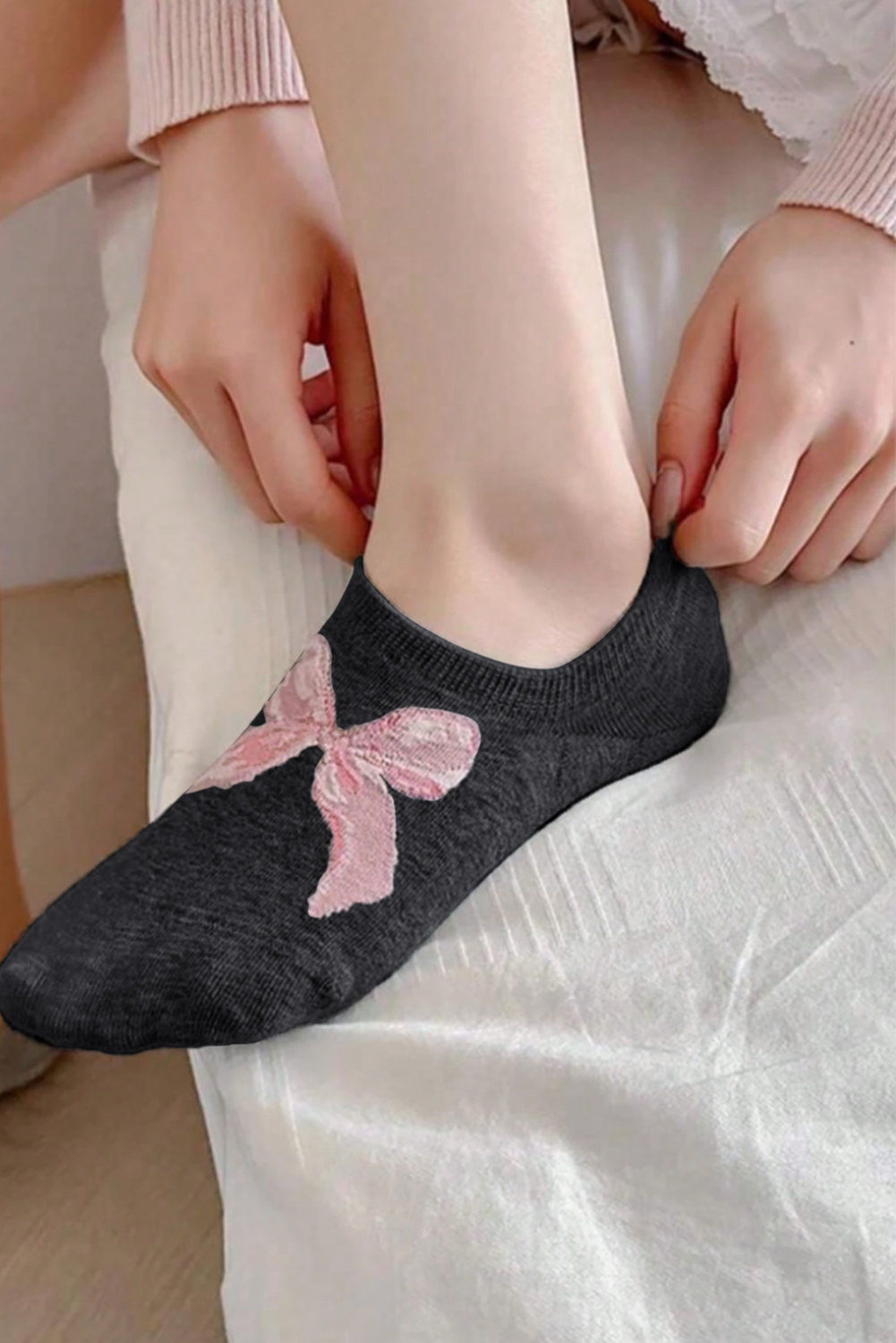 Gray Bow Knot Soft No Show Socks - loveforevers