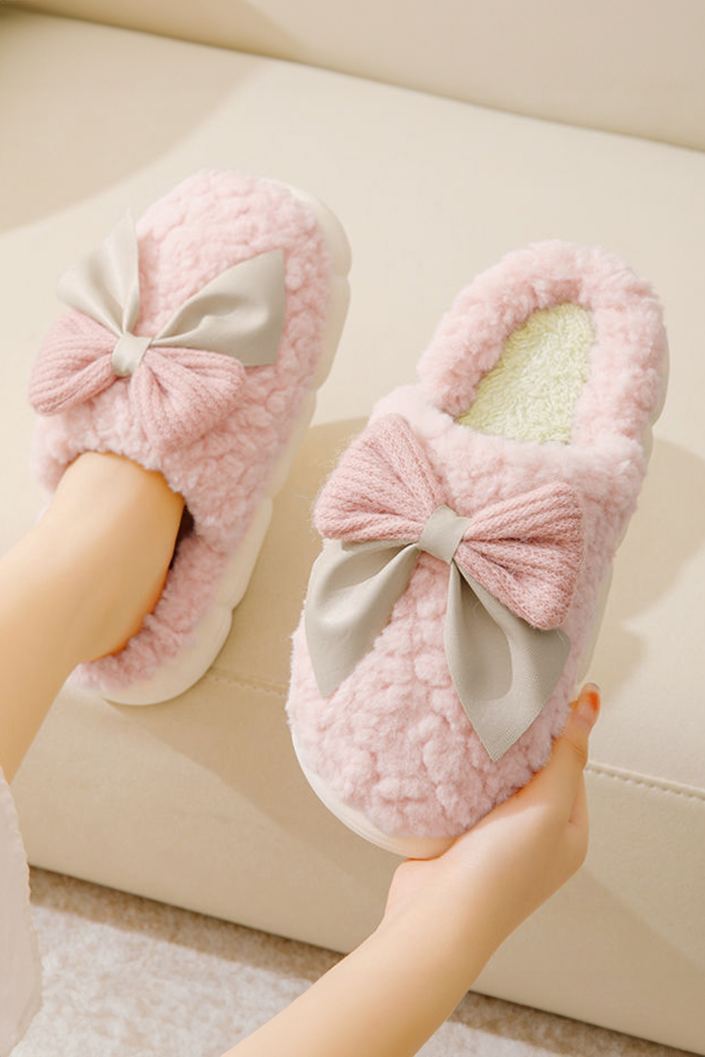 White Contrast Bowknot Applique Plush Winter Slippers (Colors May Differ by Batch) - loveforevers