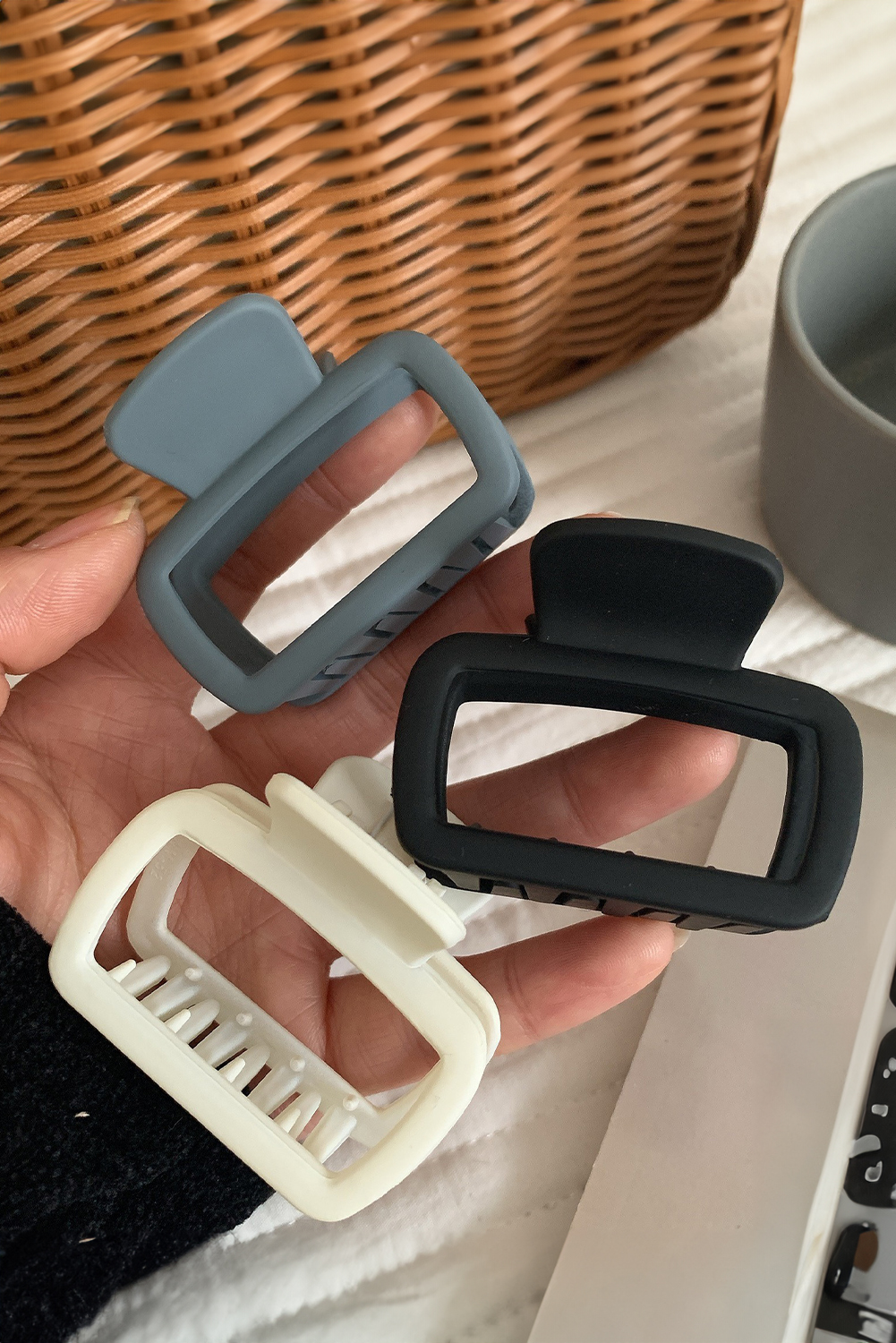 Black Minimalist Frosted Cut Out Hair Claw Clip - loveforevers