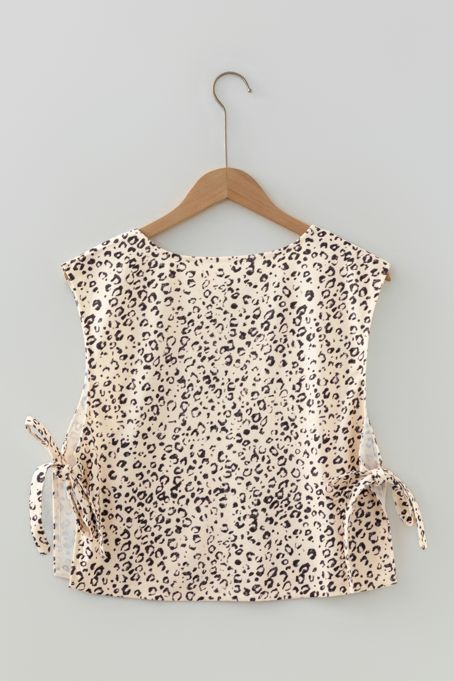 Apricot Knot Side Leopard Print Vest - loveforevers