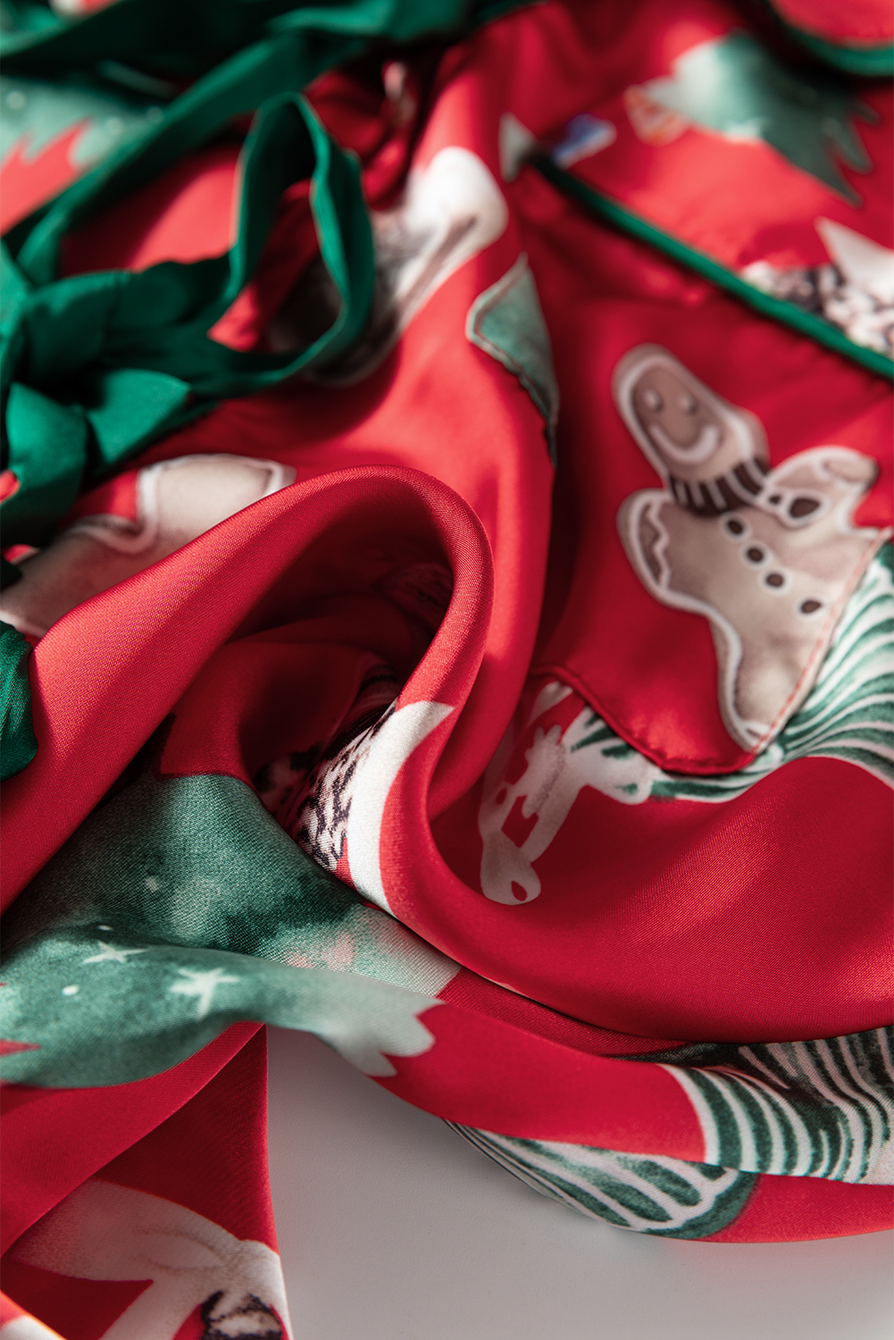 Red Christmas Fashion Print Contrast Ruffle Trim Ribbon Bow Knot 2pcs Pajama Set - loveforevers