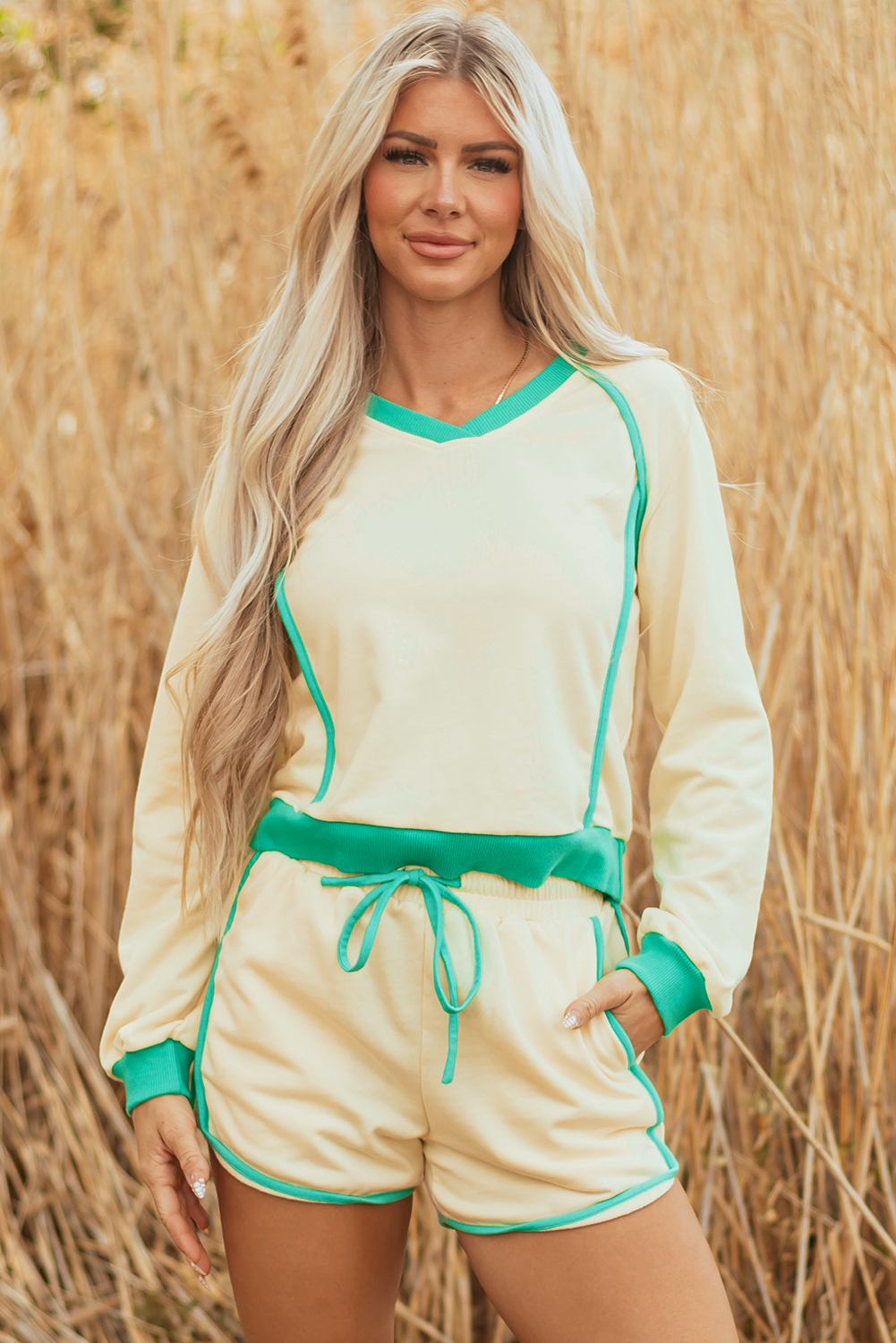 White Contrast Trim Colorblock Long Sleeve Pullover and Drawstring Shorts 2pcs Outfit - loveforevers