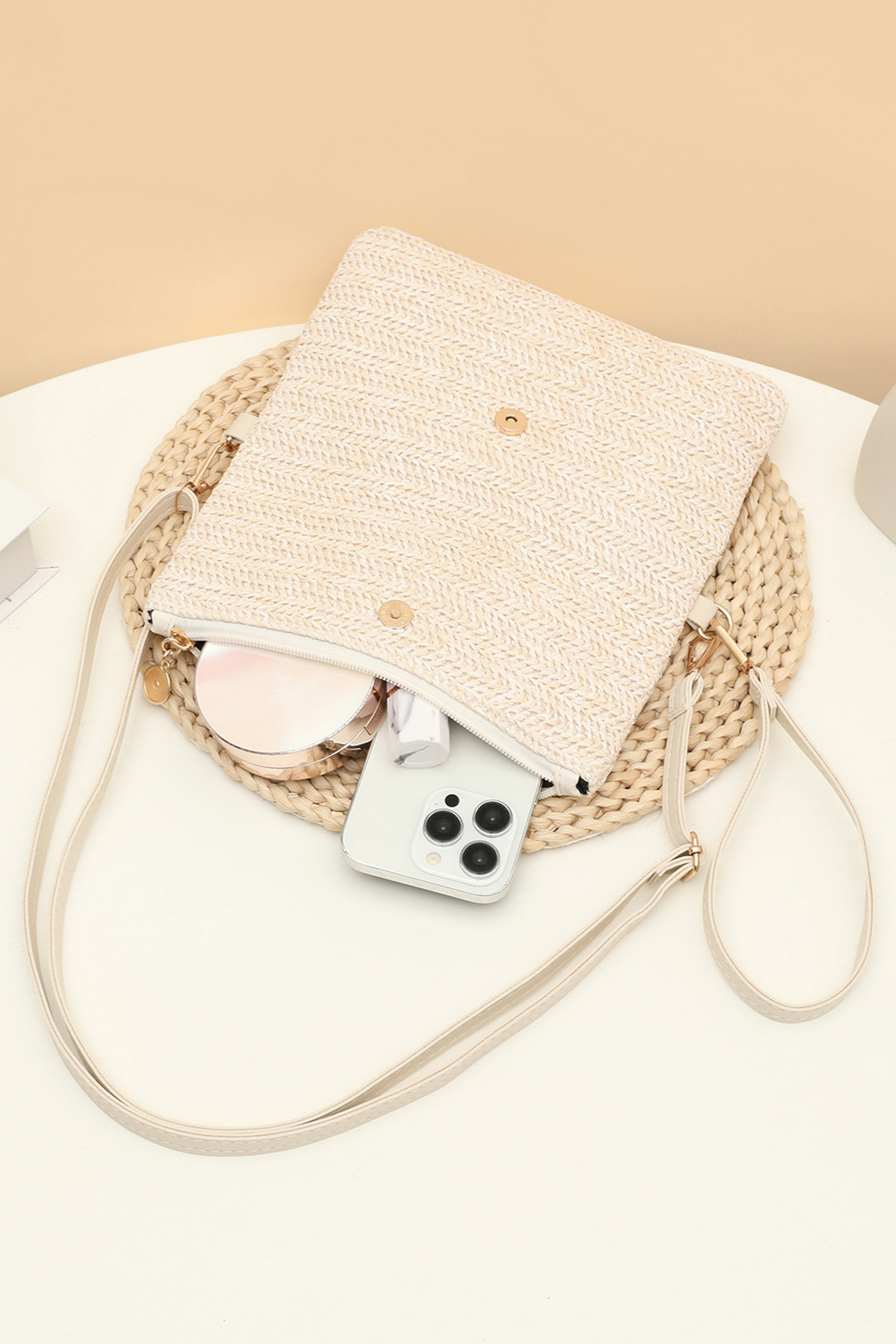 White Daisy Flower Straw Woven Zip Folded Magnetic Button Shoulder Bag - loveforevers
