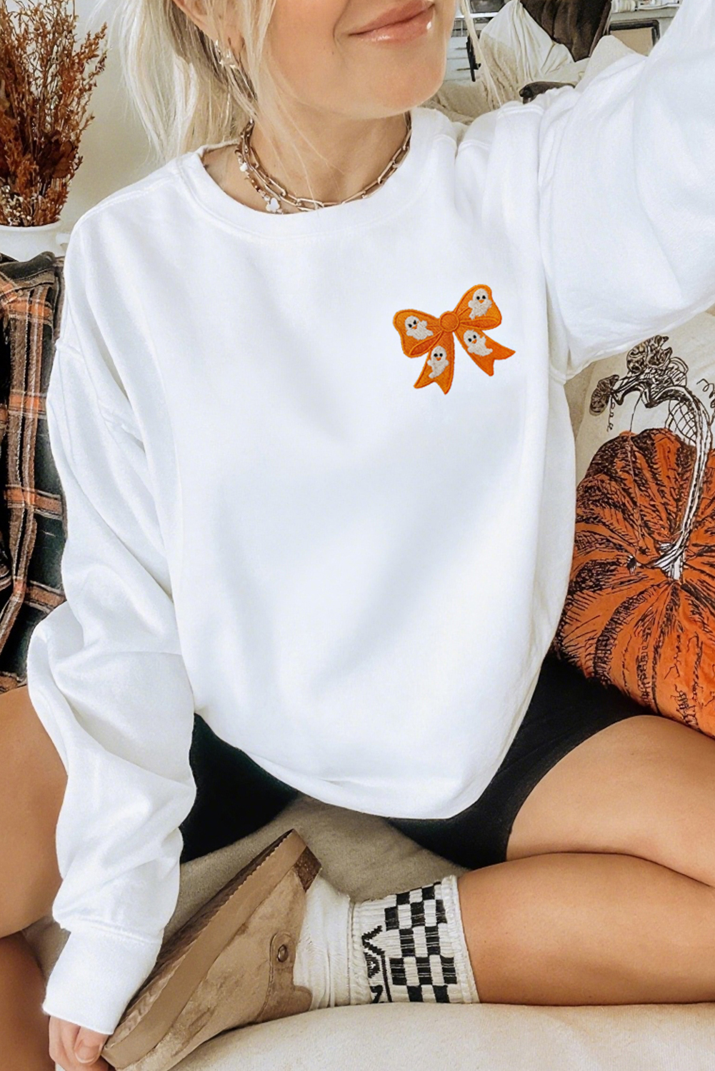 White Cute Halloween Ghost Bow Embroidered Graphic Sweatshirt - loveforevers