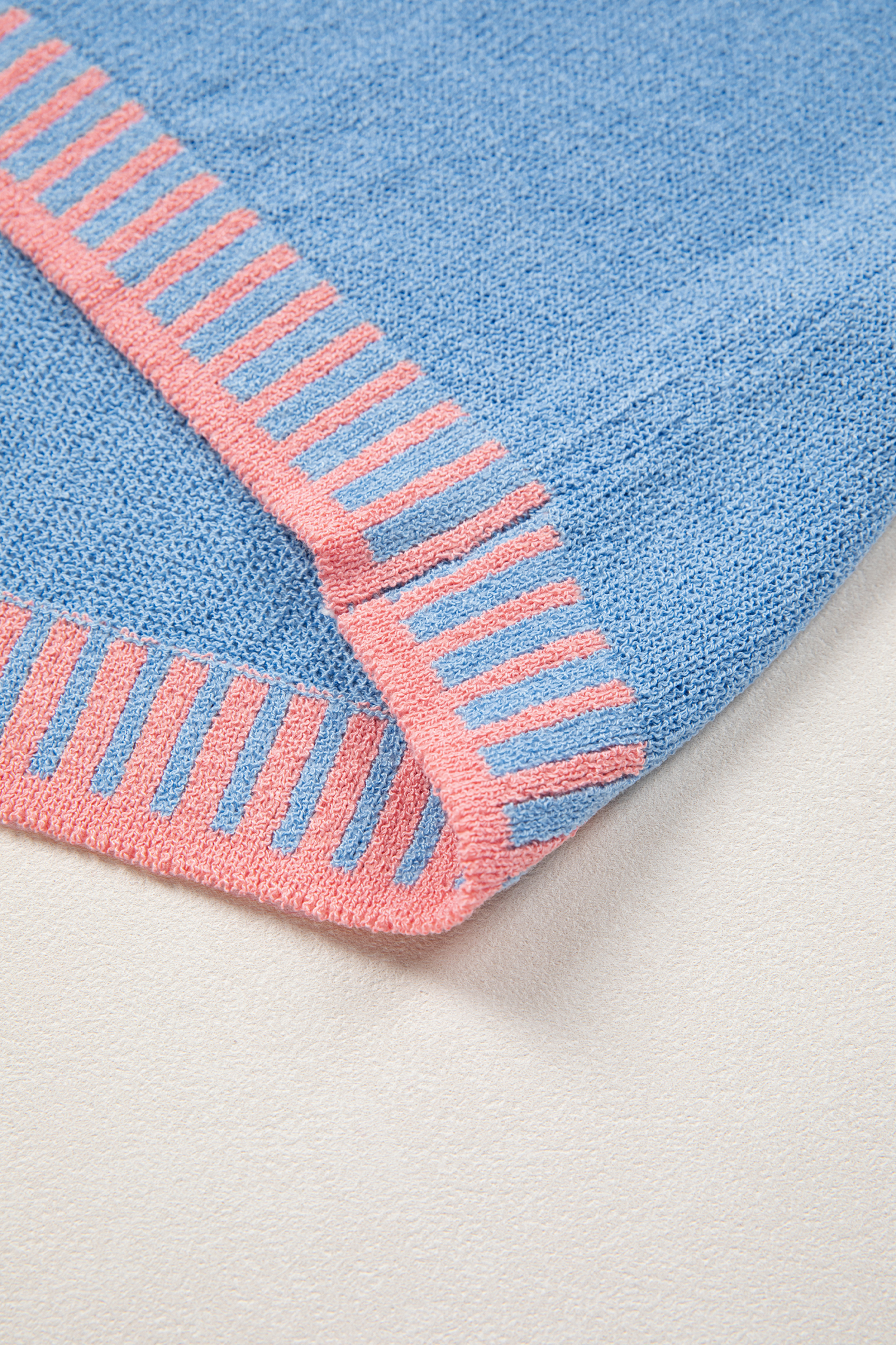 Sky Blue Contrast Trim Round Neck Sleeveless Sweater - loveforevers