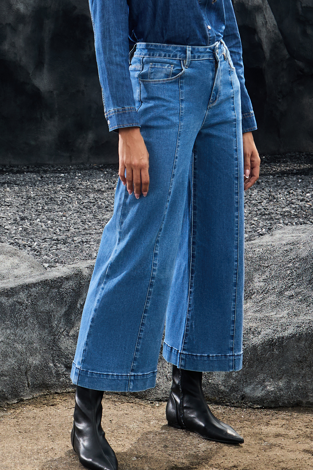 Black Plain Seam Detail Flared Bottom Ankle Length Jeans - loveforevers