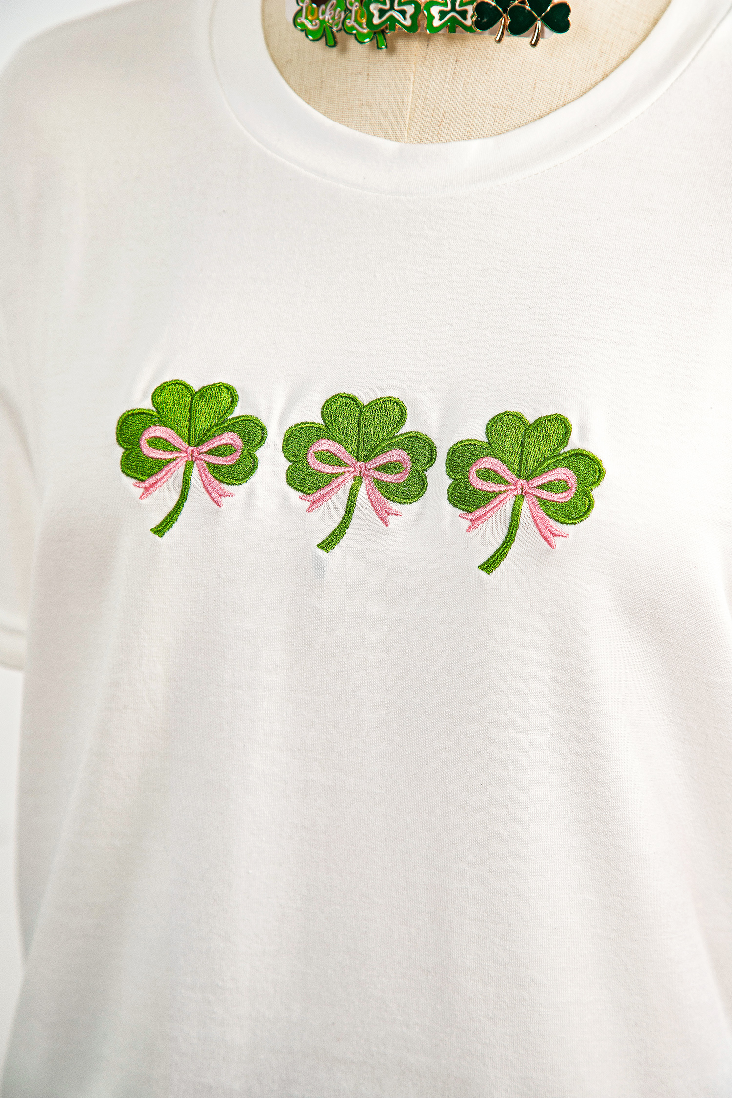 White Ribbon Bow Clover Embroidered Casual T Shirt - loveforevers