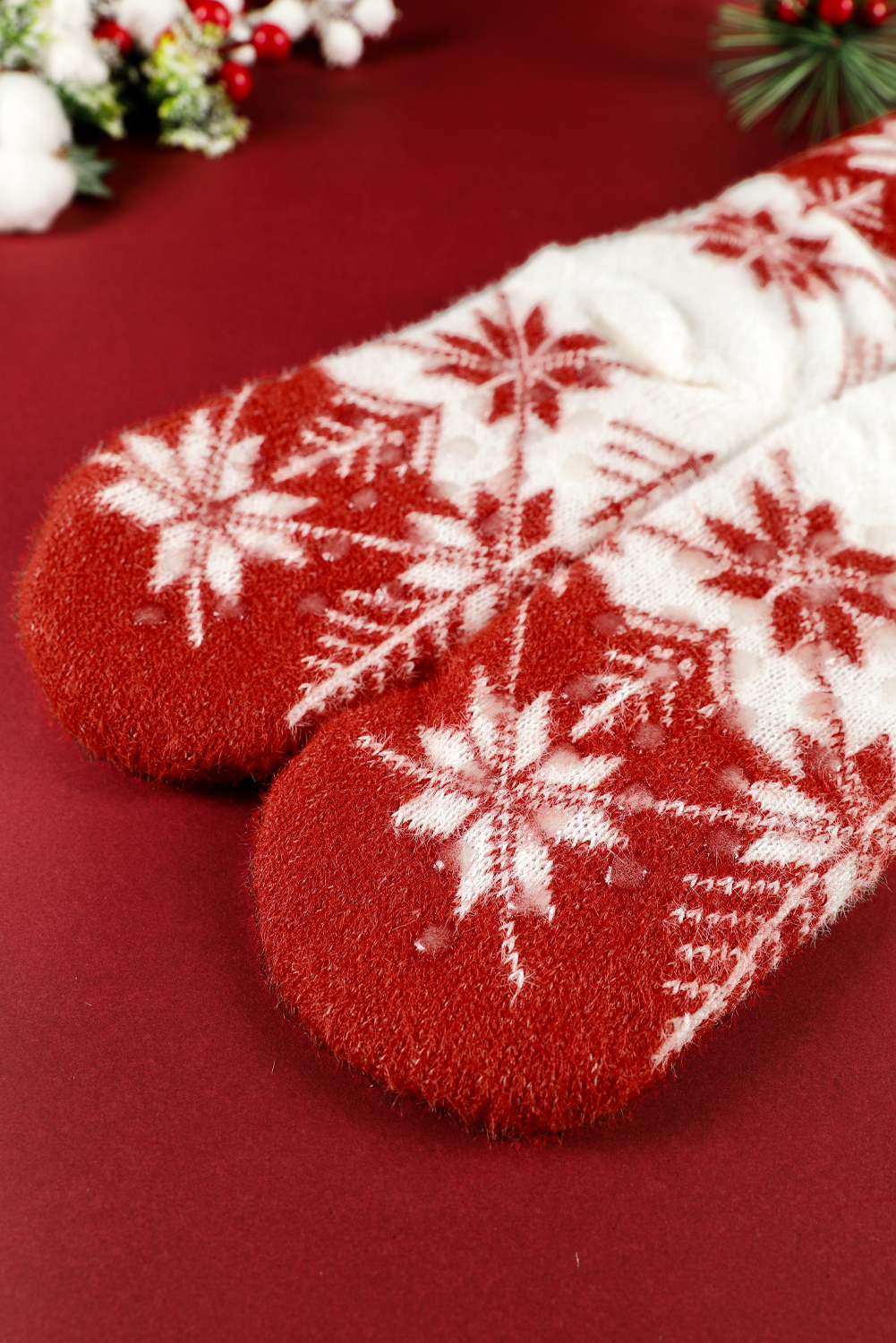 Fiery Red Christmas Snowflake Cozy Sherpa Lined Cabin Socks - loveforevers