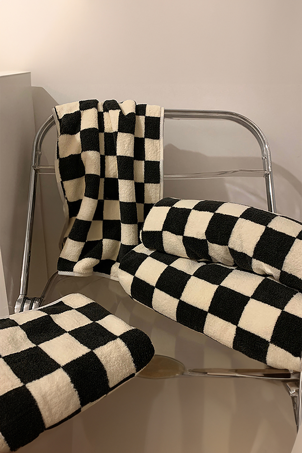 Black Fuzzy Checkerboard Bath Towel Set - loveforevers