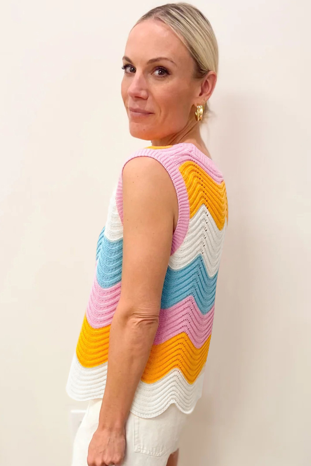 Multicolour Wavy Striped Print Textured Knit Sleeveless Sweater Top - loveforevers