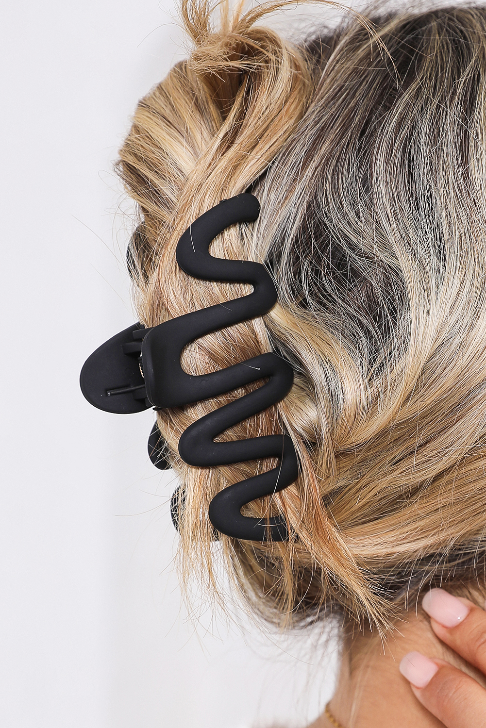 Black Wave Shape Resin Large Hair Claw Clip - loveforevers
